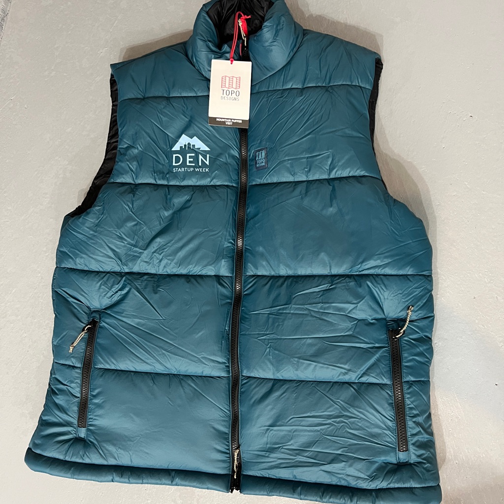Topo Designs Men's Mountain Puffer Vest Pond Blue, Large